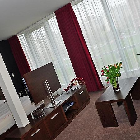 Glass House Kosice Bagian luar foto